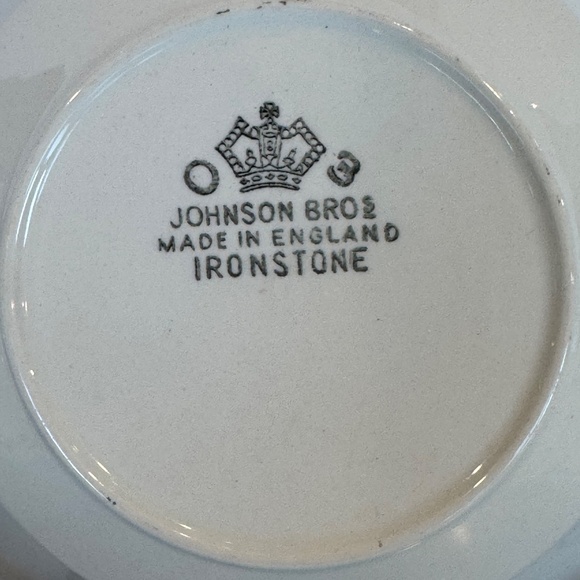 Johnson Bros. Ironstone "Oberon" 6 1/2" bowls. 4 Vintage MCM floral bowls - Picture 4 of 11